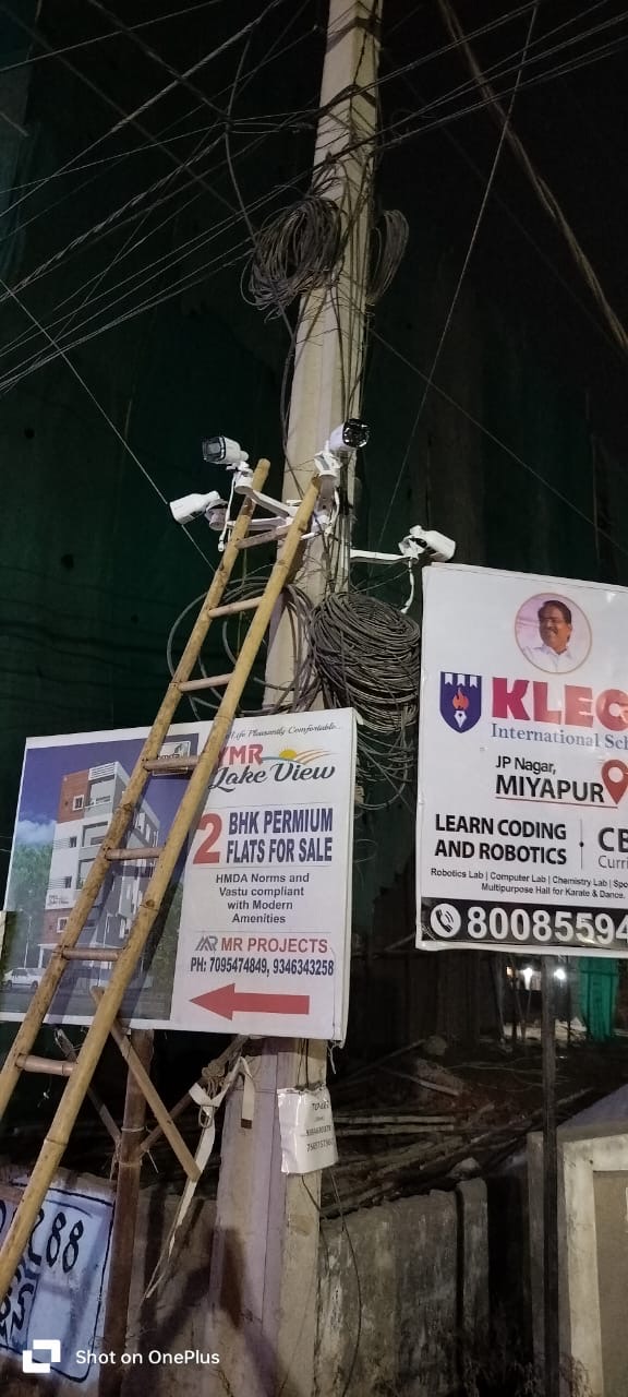 SLNS night pole camera installation with multiple outdoor cameras