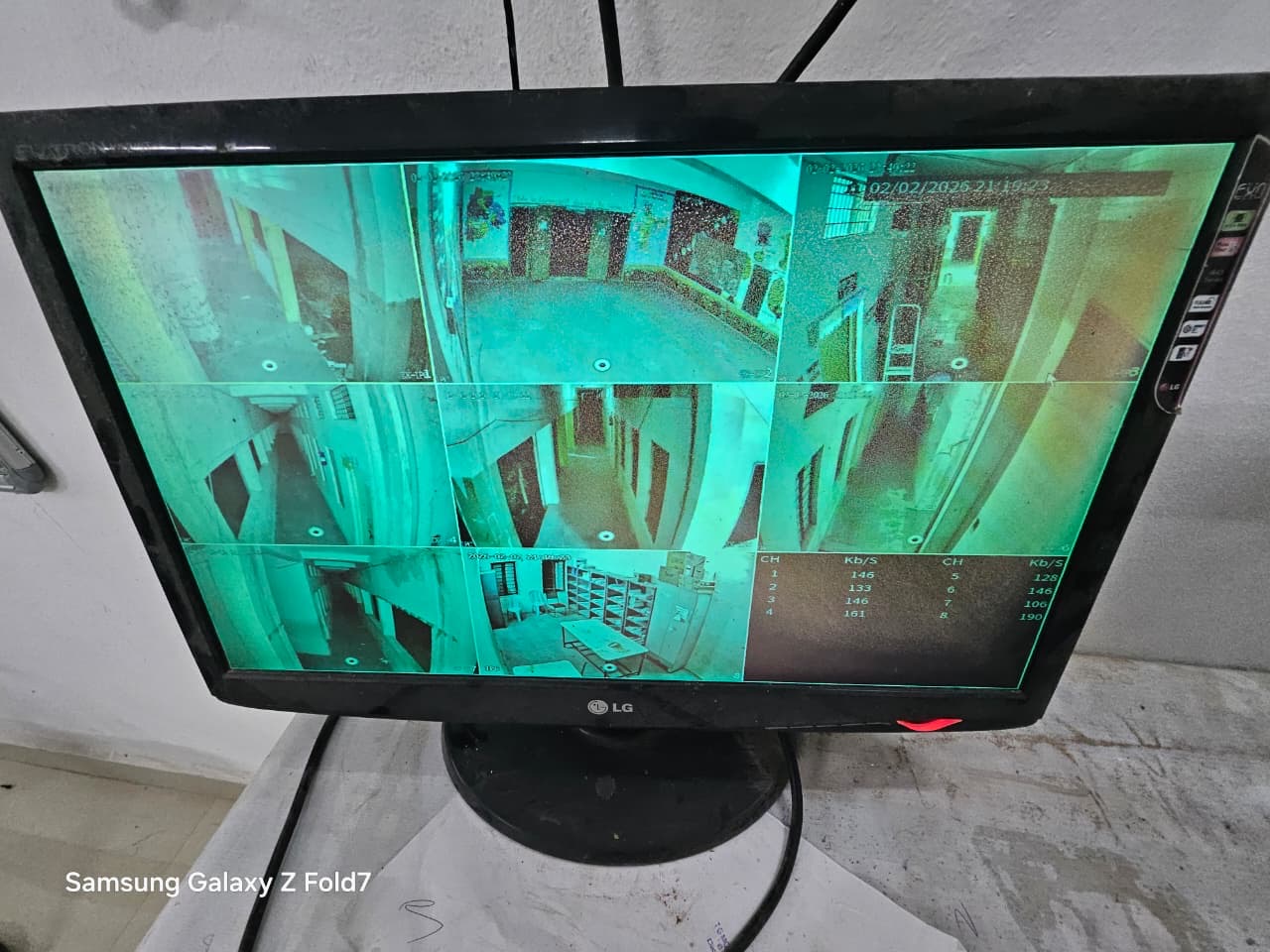 SLNS wall-mounted bullet camera with conduit wiring