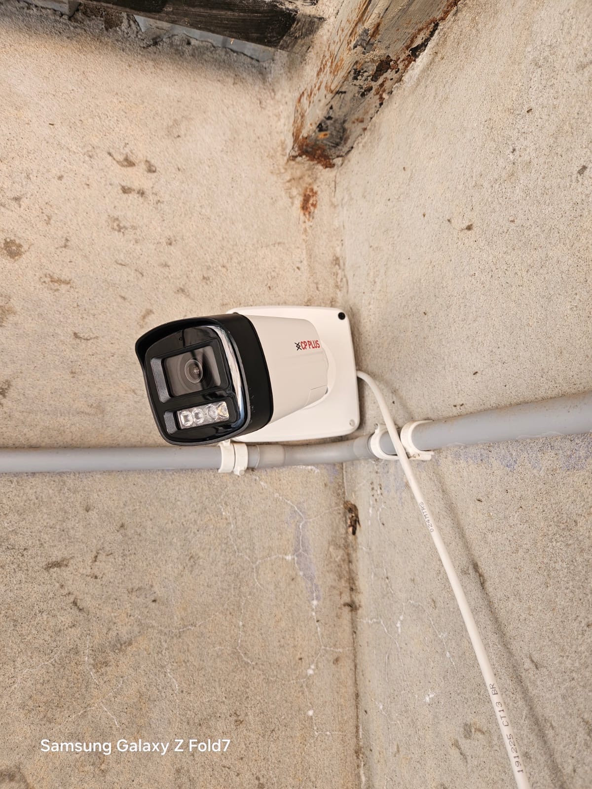 SLNS outdoor pole camera wiring and placement work